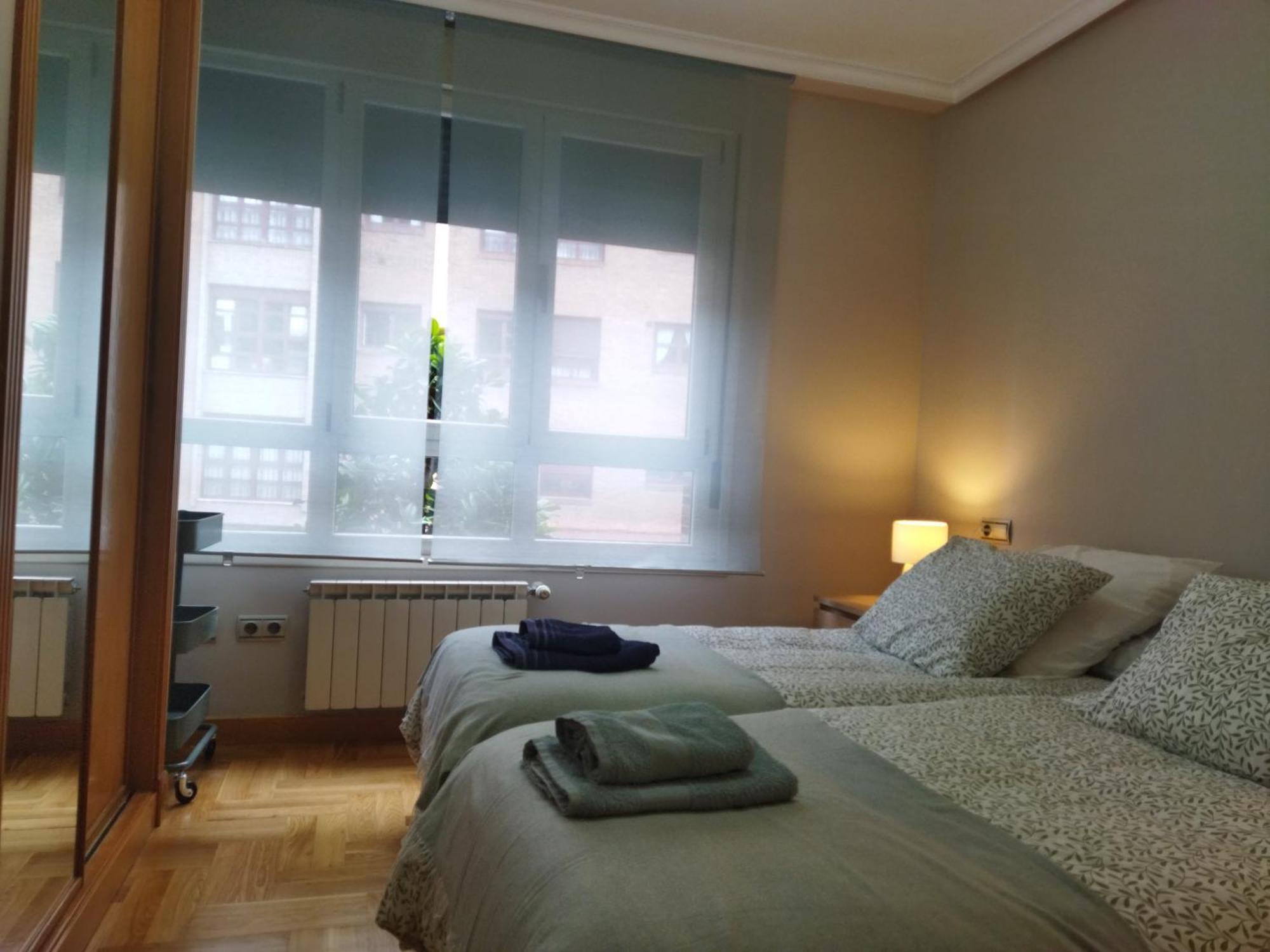 Centrico Apartamento Oviedo Parking Y Wifi Gratuitos Admite Mascotas Kültér fotó